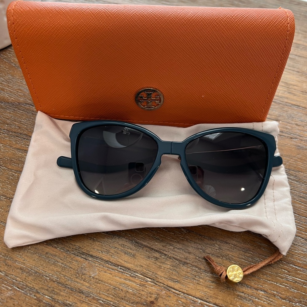 Stylish Blue Sunglasses with Case